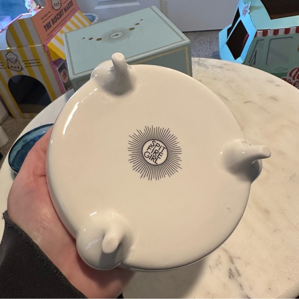 SPITFIRE GIRL LOVER'S EYE CERAMIC TRINKET BOX (new in gift box) - Picture 12 of 15